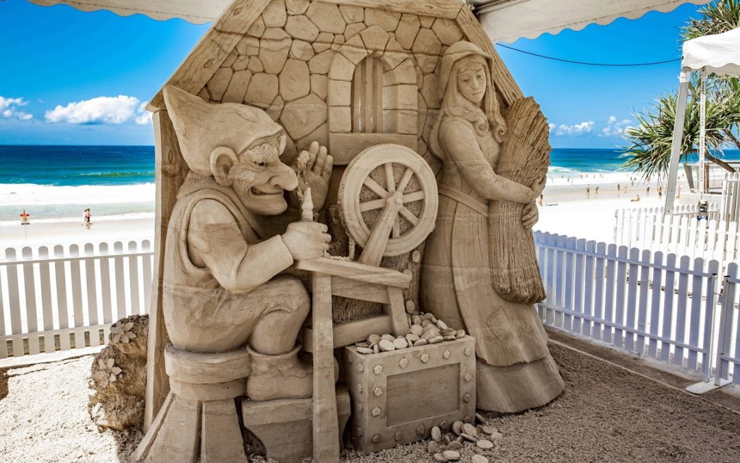 Gold-Coast-Resort-beach-sand-sculpture